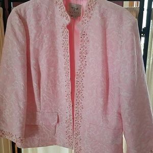 Blazer with 3/4 length sleeves